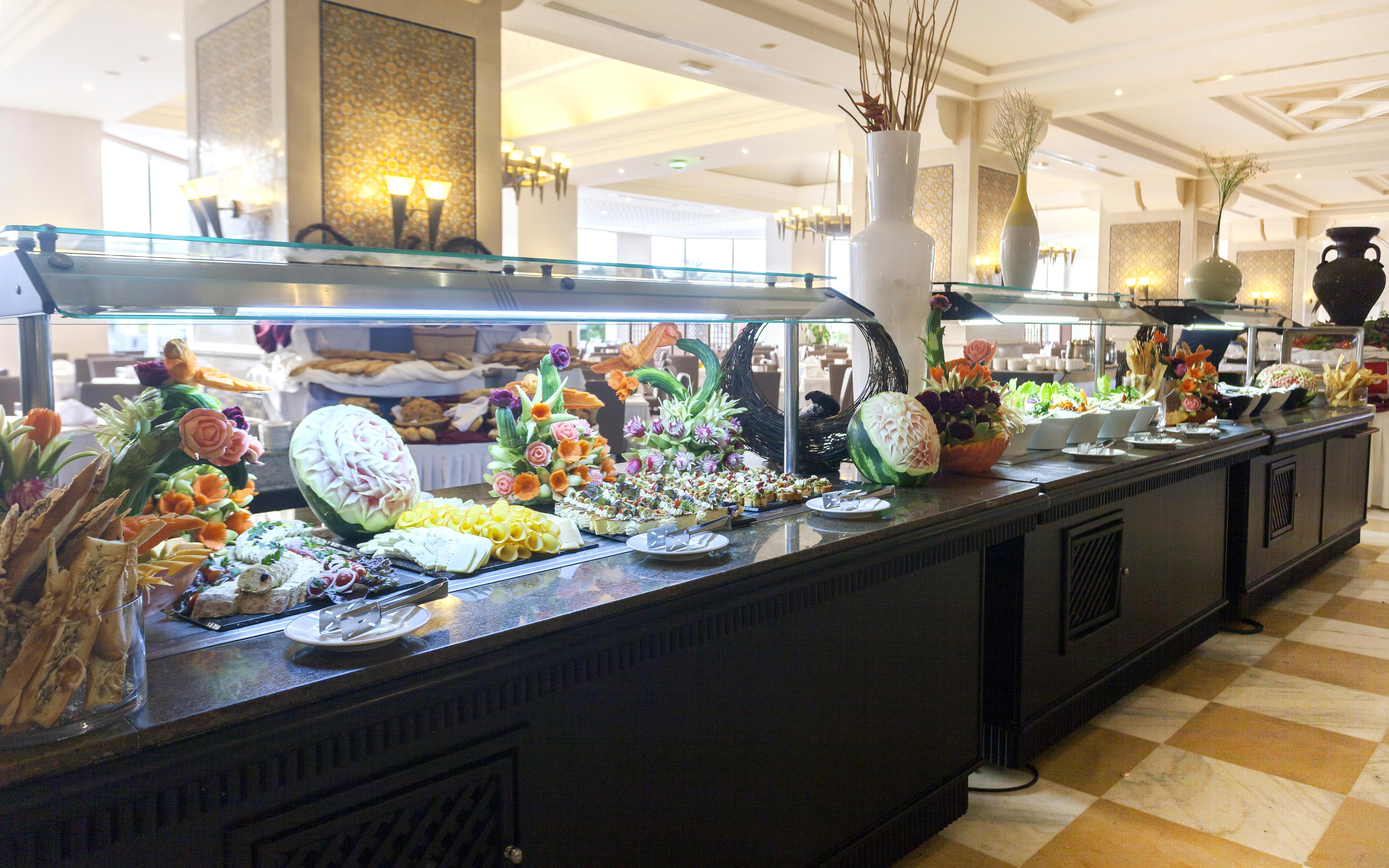 迦玛特厄尔毛拉迪酒店 外观 照片 A buffet at a hotel