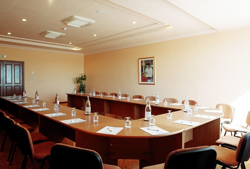 迦玛特厄尔毛拉迪酒店 外观 照片 A meeting room